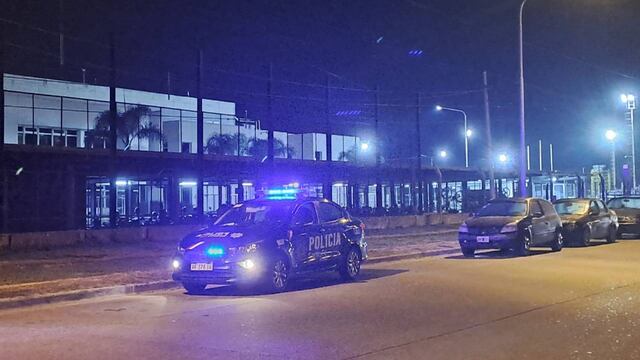 La policía de Rosario comenzó a custodiar el predio tras una balacera.
