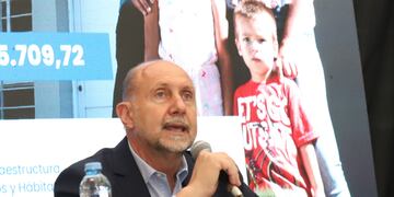 Omar Perotti dijo que la propuesta salarial a los docentes es "inalterable"