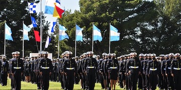 Entrega de espadas y jura a la Bandera