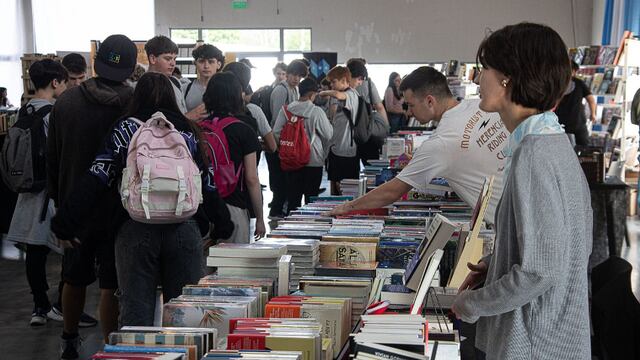 Comenzó Paraná Lee.