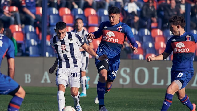 Diego Ortegoza, volante de Talleres, en el partido ante Tigre por la Liga Profesional. (Prensa Talleres)