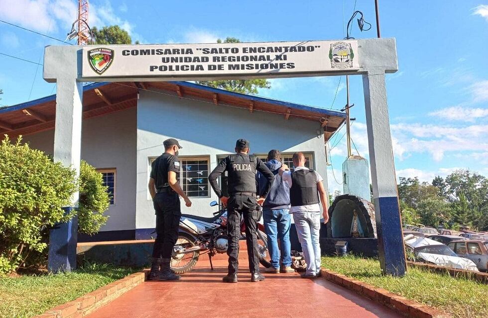 Discutió con un joven en un bar, volvió y lo baleó