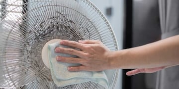 Limpiar el ventilador con una mezcla casera y sin trapos es una opción práctica y efectiva para mantener el hogar fresco en verano.