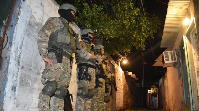 La Tropa de Operaciones Especiales (TOE) se hizo cargo del operativo ordenado por la Justicia.