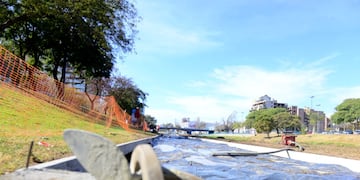 Los menores fueron arrastrados por la corriente del río Suquía.