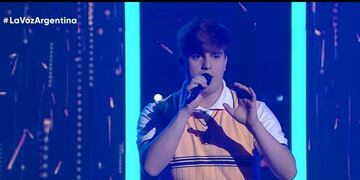 Sufrió bullying por su tono de voz pero eso lo impulsó a presentarse al certamen.