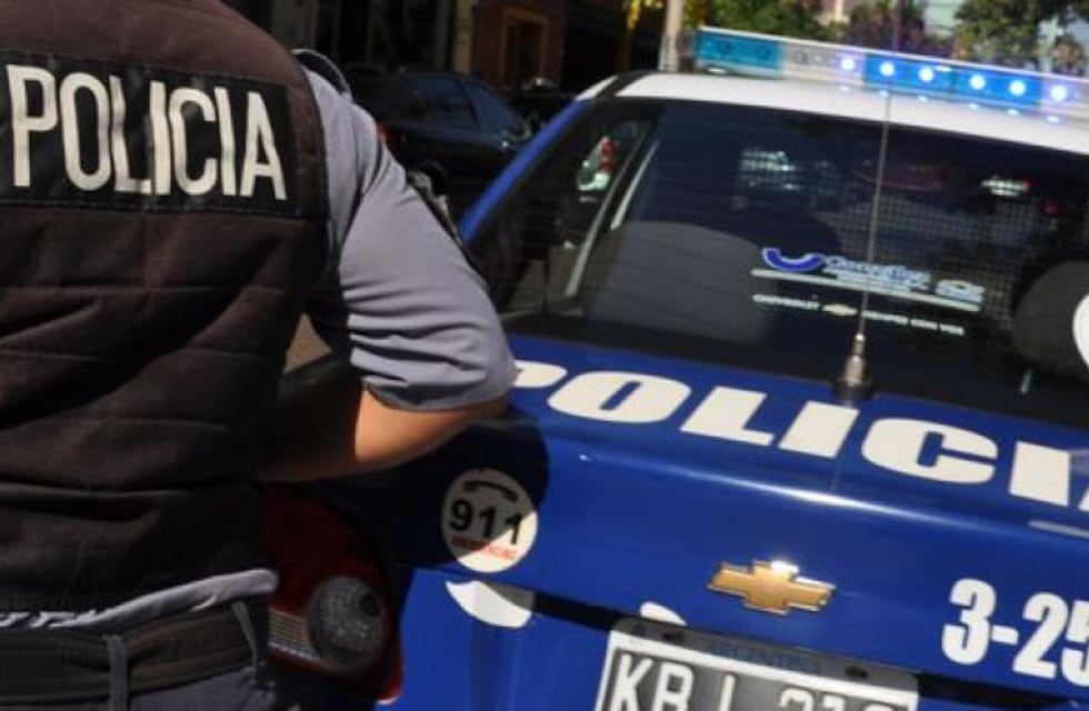 La Plata: un hombre fue grabado violando a un nieto de su pareja y al conocerse el video los vecinos quisieron quemarle la casa