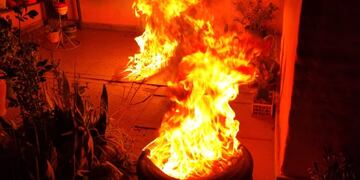 Incendio en Villa Santa Rosa (Gentileza Hablando Claro).