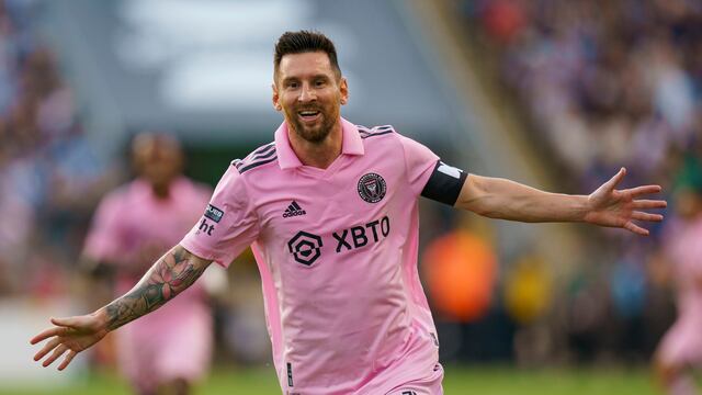 Quién es el cordobés que se llevó la camiseta de Messi tras el partido del Inter vs. Philadelphia. (AP Foto/Chris Szagola)