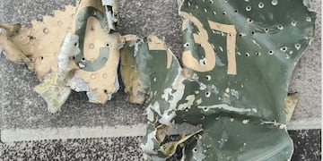 Malvinas: oficial del Ejército Británico devolverá restos de un avión derribado en la Isla Borbón