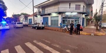 Siniestro vial en Oberá dejó a un motociclista con lesiones de consideración.