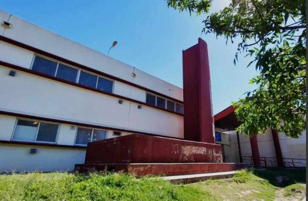 Violencia en Córdoba: golpeó a la directora por las notas de su hija