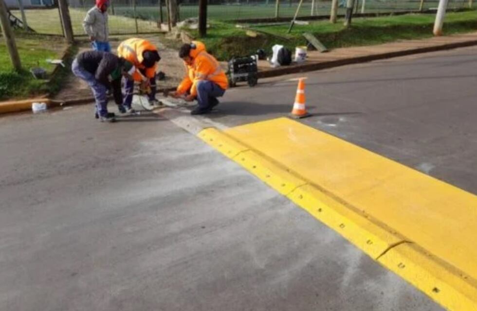 Colocan reductores de velocidad en la avenida Monseñor D’Andrea