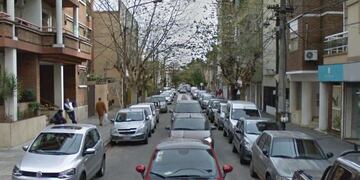 El lugar donde el motochorro atacó a la mujer en Ramos Mejía. (Captura)