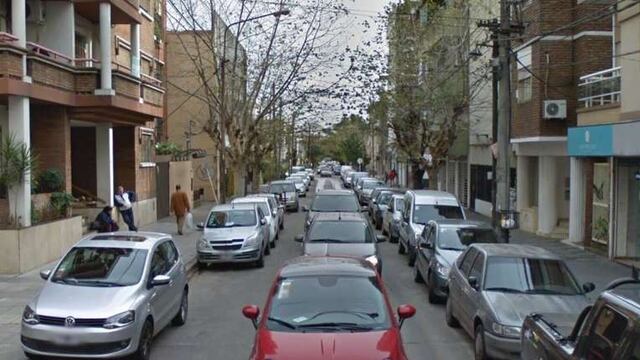 El lugar donde el motochorro atacó a la mujer en Ramos Mejía. (Captura)