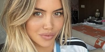 Wanda Nara encendió Instagram con un escote mega profundo al borde de la censura
