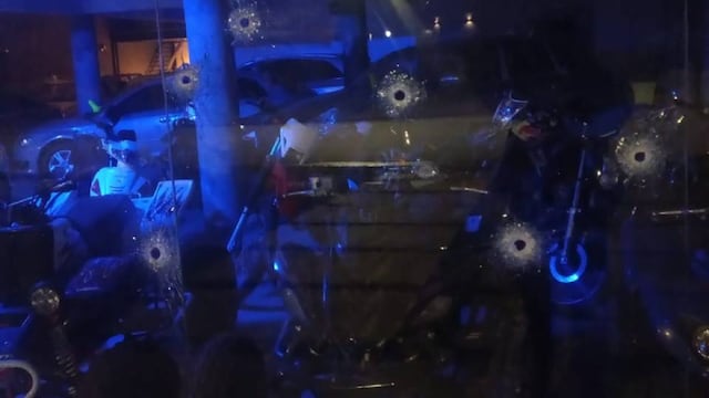 Dispararon más de una decena de veces contra la fachada de Gaetano Automotores en Hipólito Yrigoyen al 2700.