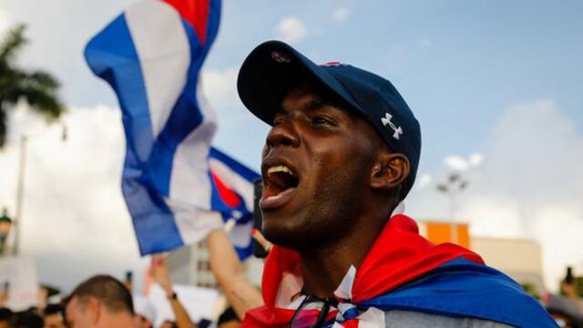 Las manifestaciones opositoras en Cuba terminaron con miles de personas apresadas. Foto Corresponsalía.