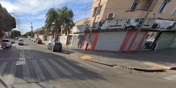 La mujer fue atropellada y abandonada en la calle.