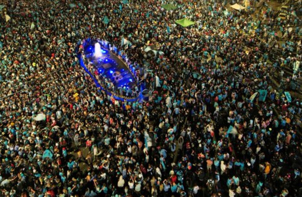 Belgrano no despierta de su sueño de campeón, y festejó hasta la noche