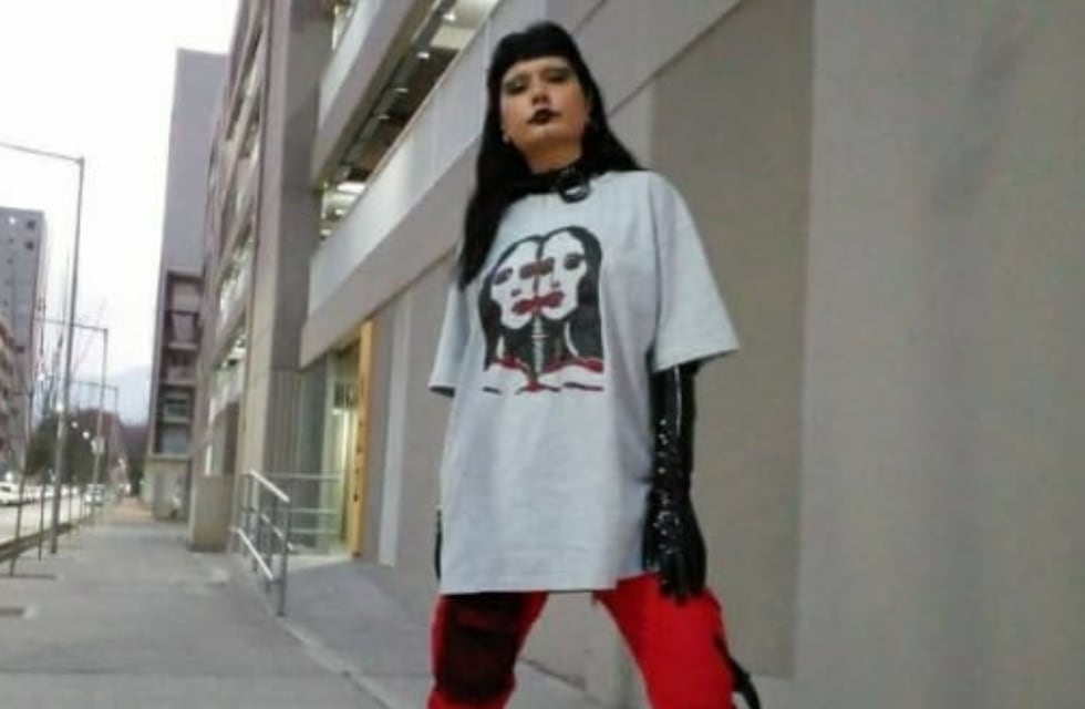 Un taller gráfico de Las Heras visibiliza problemáticas sociales mediante indumentaria inclusiva