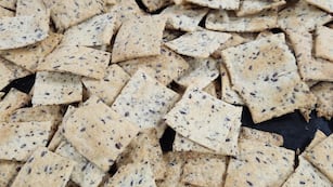Cómo preparar galletitas crackers con semillas: un sabor delicioso, nutritivo y saludable