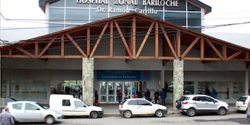 El conductor permanece internado en el hospital de Bariloche. (Web)