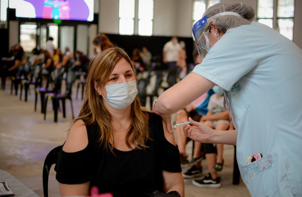 Santa Fe reporta menos de mil casos de coronavirus por primera vez en 35 días