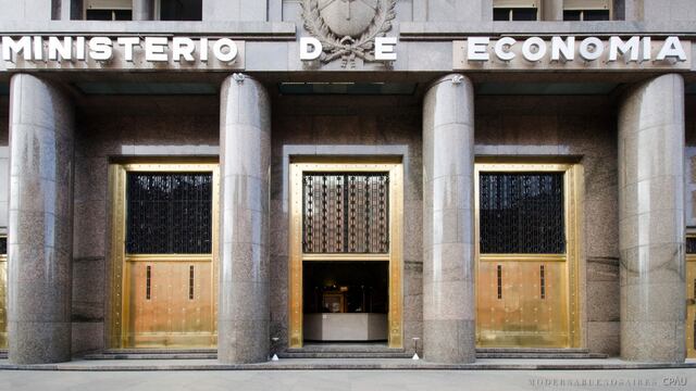 El Ministerio de Economía postergó vencimientos por  $ 3 billones.