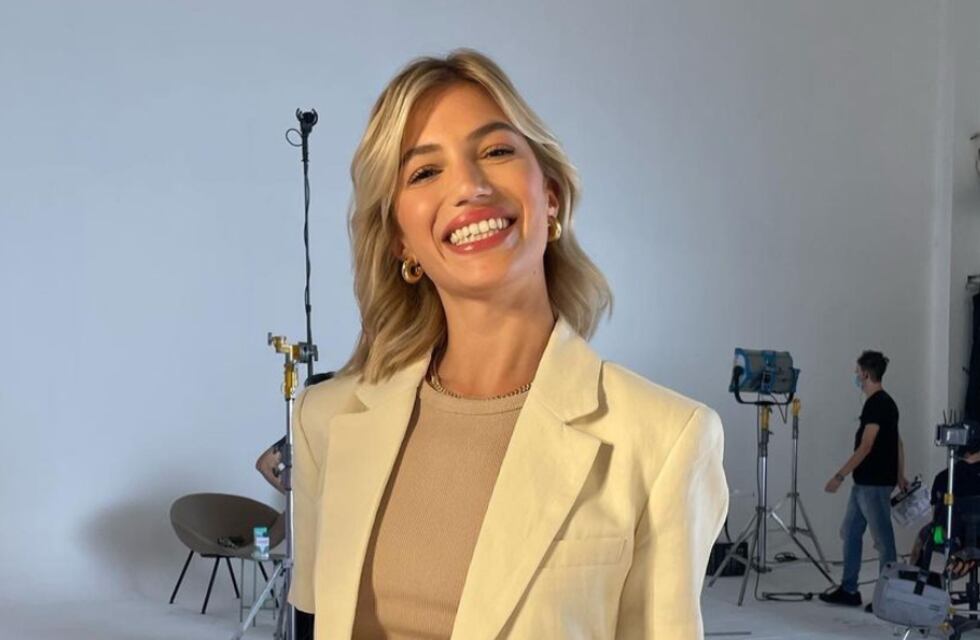 Stefanía Roitman recorrió las calles de Barcelona con un look casual y se llevó miles de likes