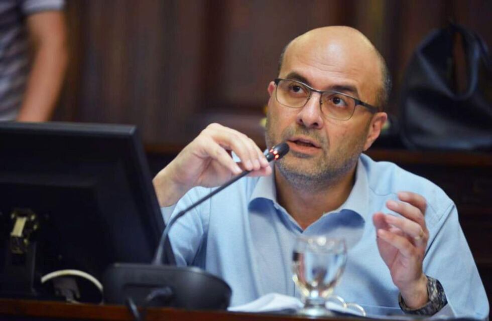 El senador Samuel Barcudi denunció que le robaron en la oficina