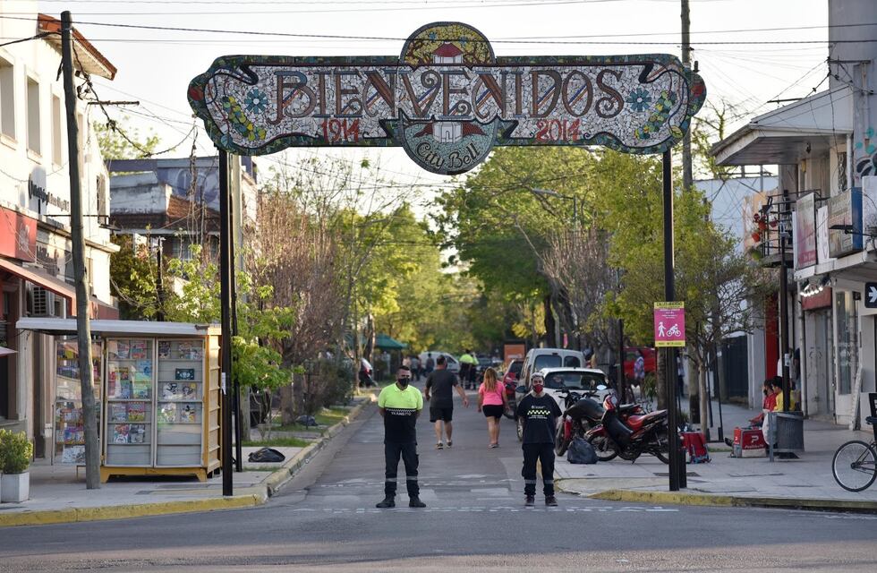 Removerán el arco de entrada al centro de City Bell por riesgo de desprendimientos