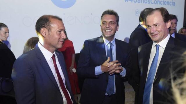 El gobernador Gustavo Bordet, el mandatario del Neuquén, Omar Gutiérrez y Sergio Massa.