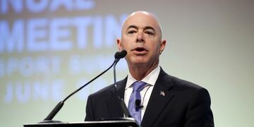 Joe Biden, designó a Alejandro Mayorkas como secretario de Seguridad Interior y primer latino e inmigrante nominado para ese cargo