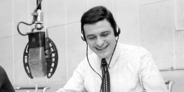 “Hagámoslo rapidísimo”: la pícara frase que marcó el destino de Héctor Larrea y su vínculo con la radio