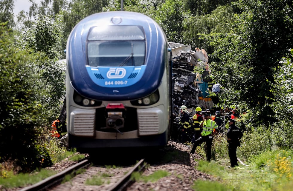 Choque de trenes en República Checa: murieron tres personas, y hay decenas de heridos