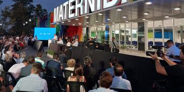 La nueva inauguración de la Maternidad contó con la presencia del gobernador, Juan Schiaretti, quien cortó las cintas.