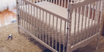 Detuvieron a la niñera que maltrataba a un bebé de 7 meses.