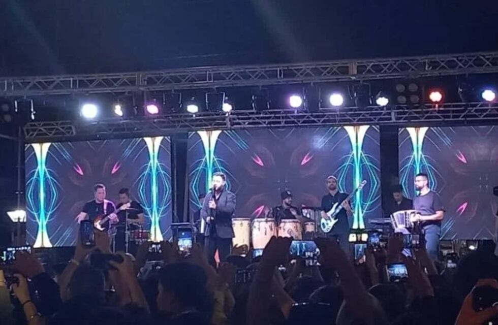 Lucas Sugo brindó un gran show en Puerto Iguazú e inauguró la temporada turística de invierno
