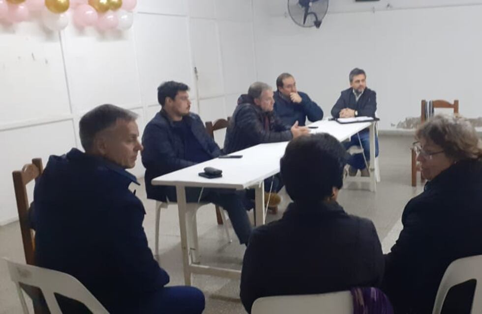 Tres Arroyos: Reunión del MV Renovación con la Junta  Vecinal del Barrio Benito Machado