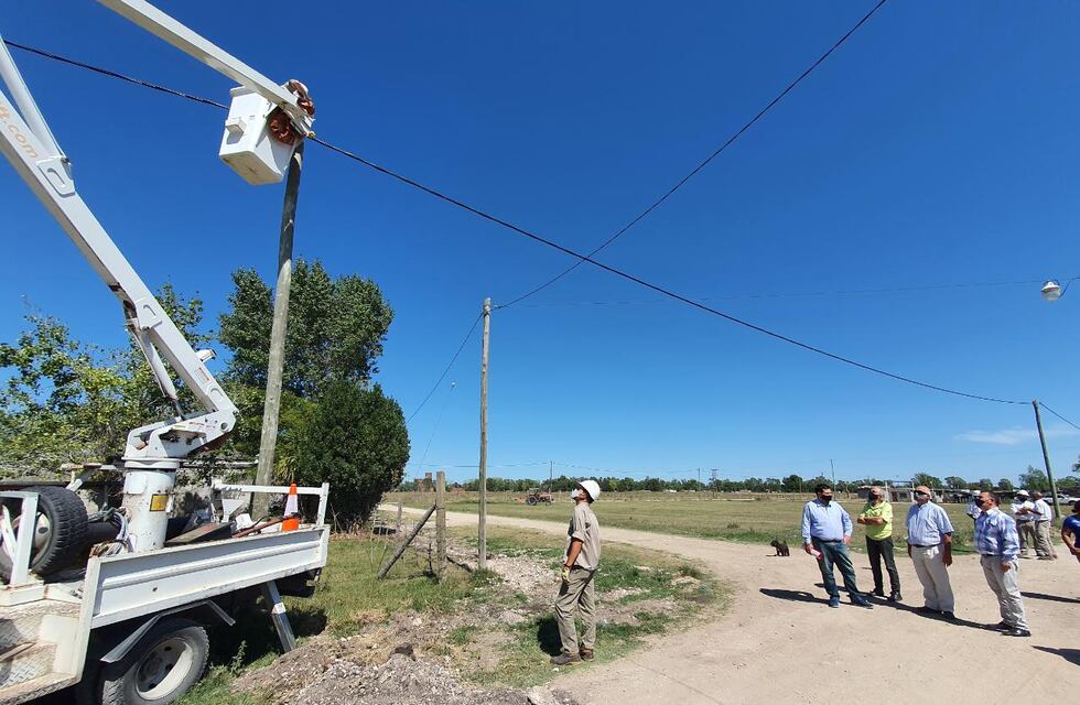 Avanza la instalación de servicios de luz y agua en el barrio San Martín de Porres