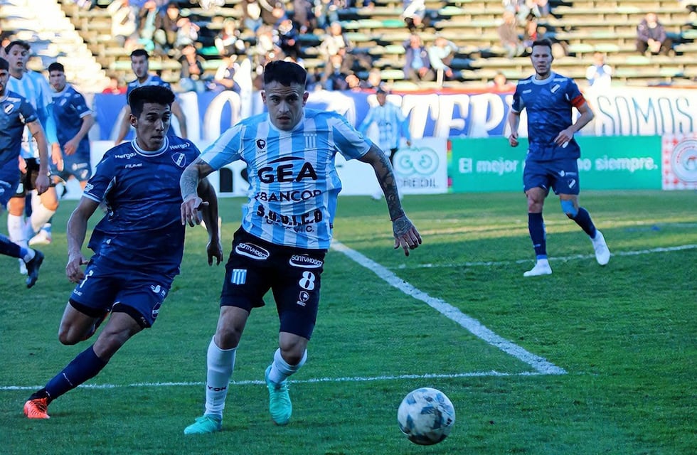 A Racing se le viene un partido clave con un rival directo; qué pasa con el nuevo DT
