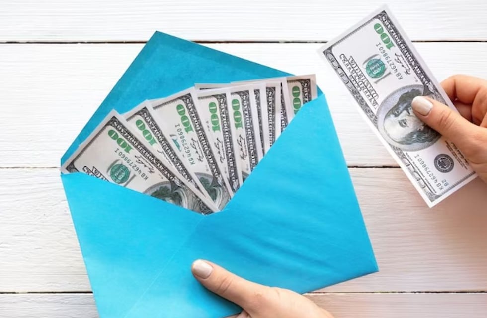 La nueva estafa del sobre con billetes que es viral