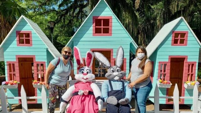 El equipo de «Eldorado Brilla» decora la ciudad por Semana Santa