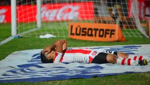 Increible. Lo ganaba Instituto y Argentinos Juniors se lo dio vuelta con un gol de Maxi Romero, a quien le habían robado la camiseta (Nicolás Bravo / La Voz).
