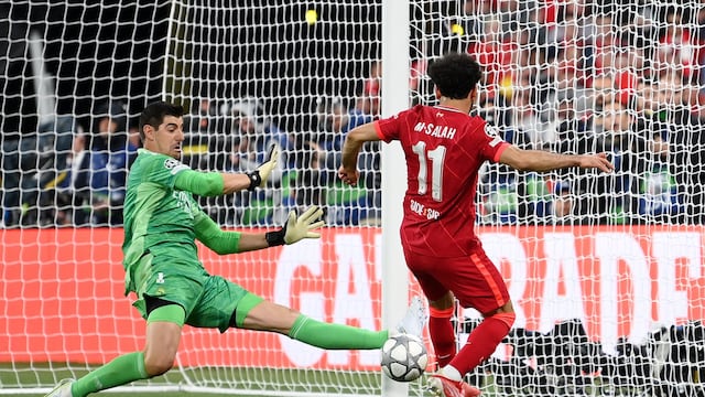 Thibaut Courtois le atajó una pelota increíble Mohamed Salah.