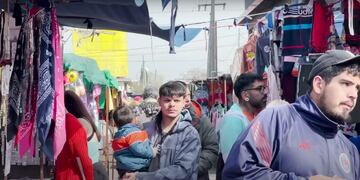La feria de ropa que le compite a Flores y La Salada.