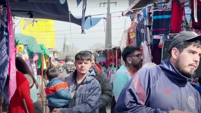 La feria de ropa que le compite a Flores y La Salada.