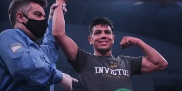 Rodrigo Coria derrotó al chubutense en fallo unánime y conquistó el título latino plata superwelter CMB.
