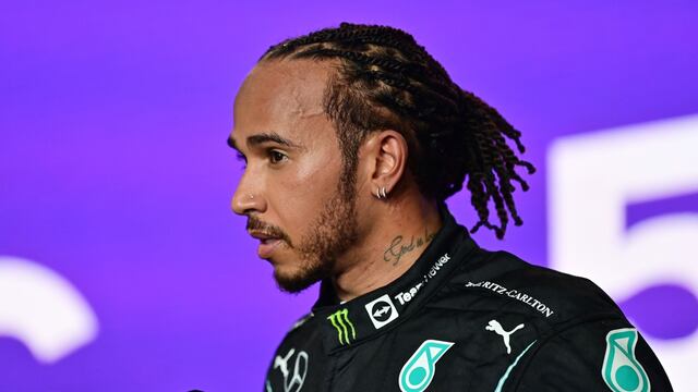 Lewis Hamilton confirmó que correrá este año con Mercedes y no piensa en retirarse.